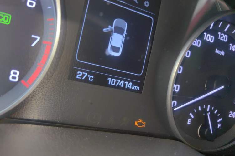 Used Hyundai Elantra (6th Generation / Lingdong) 2016 1.6L Automatic ZhiXuan – Elite Version Odometer Close Up