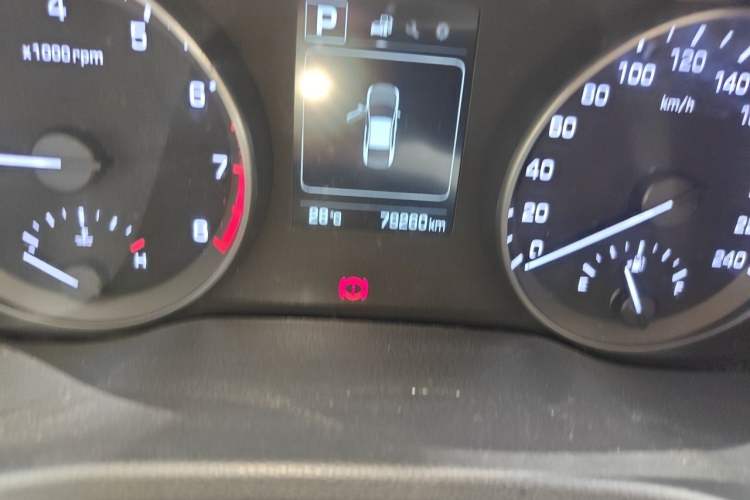 Used Hyundai Elantra (6th Generation / Lingdong) 2016 1.6L Automatic ZhiXuan – Elite Version Odometer Close Up