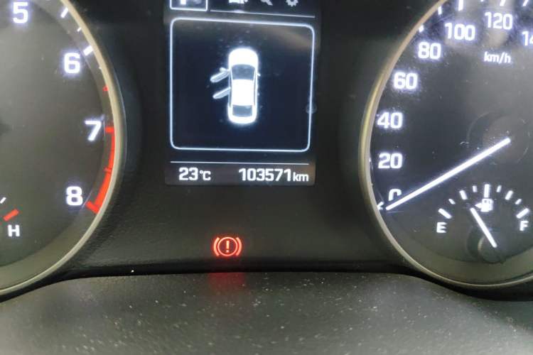 Used Hyundai Elantra (6th Generation / Lingdong) 2016 1.6L Automatic ZhiXuan – Elite Version Odometer Close Up