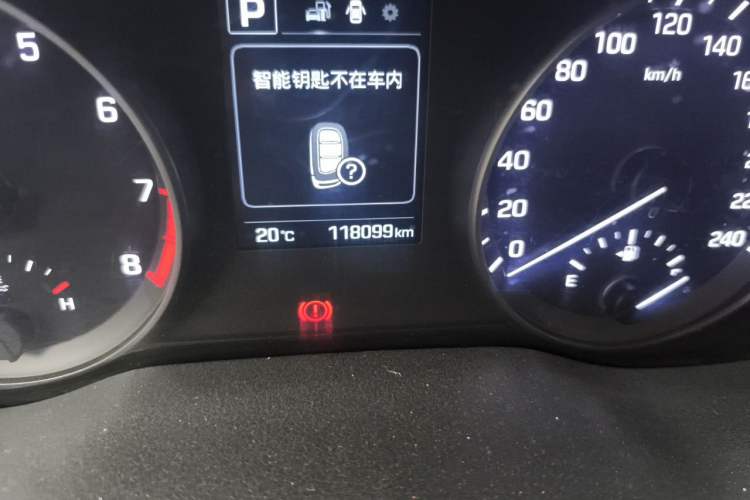 Used Hyundai Elantra (6th Generation / Lingdong) 2016 1.6L Automatic ZhiXuan – Elite Version Odometer Close Up