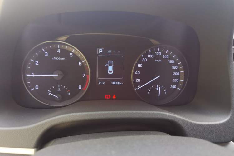 Used Hyundai Elantra (6th Generation / Lingdong) 2016 1.6L Automatic ZhiXuan – Elite Version Odometer Close Up