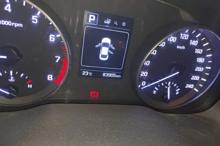 Used Hyundai Elantra (6th Generation / Lingdong) 2016 1.6L Automatic ZhiXuan – Elite Version Odometer Close Up