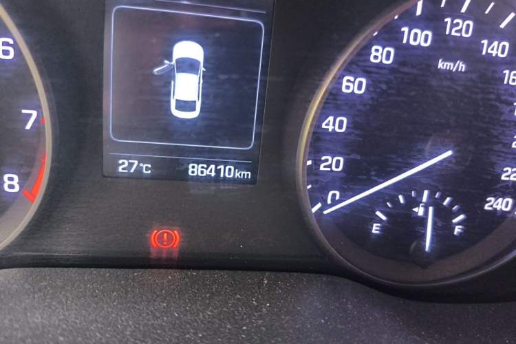 Used Hyundai Elantra (6th Generation / Lingdong) 2016 1.6L Automatic ZhiXuan – Elite Version Odometer Close Up