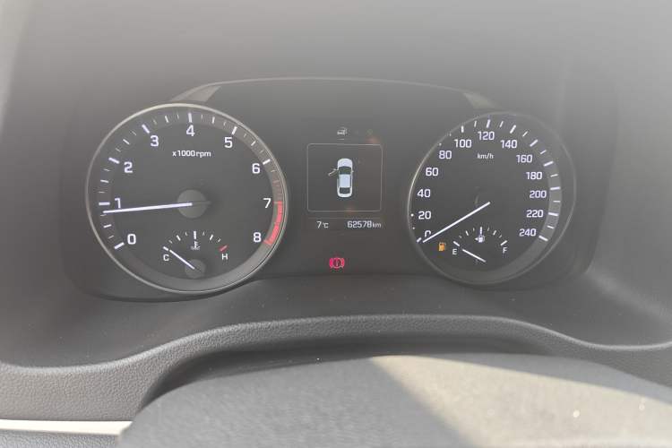Used Hyundai Elantra (6th Generation / Lingdong) 2016 1.6L Manual ZhiXuan·Youth Edition Odometer Close Up