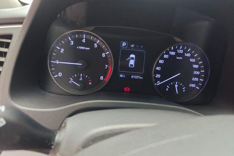 Used Hyundai Elantra (6th Generation / Lingdong) 2016 1.6L Automatic ZhiXuan – Elite Version Odometer Close Up