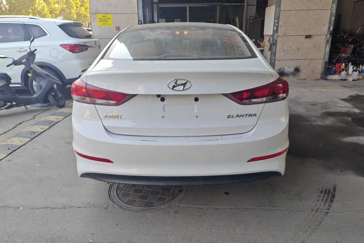Used Hyundai Elantra (6th Generation / Lingdong) 2016 1.6L Manual ZhiXuan·Youth Edition Rear