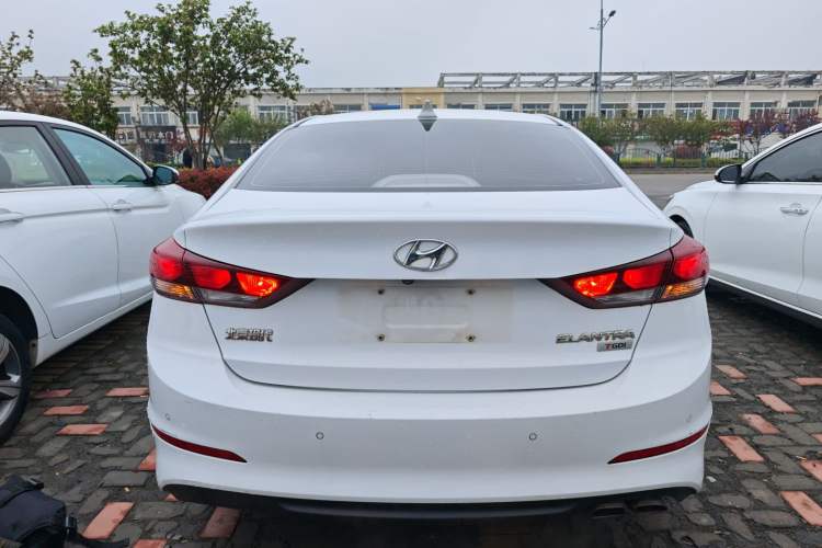 Used Hyundai Elantra (6th Generation / Lingdong) 2016 1.4T Dual-Clutch Xuan Dong · Dynamic Version Rear