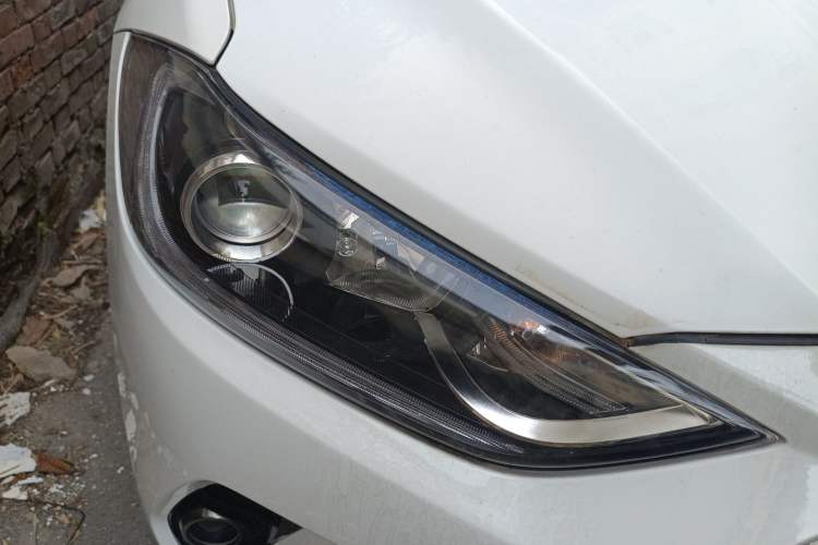 Used Hyundai Elantra (6th Generation / Lingdong) 2016 1.6L Automatic ZhiXuan – Elite Version Right Front Headlight