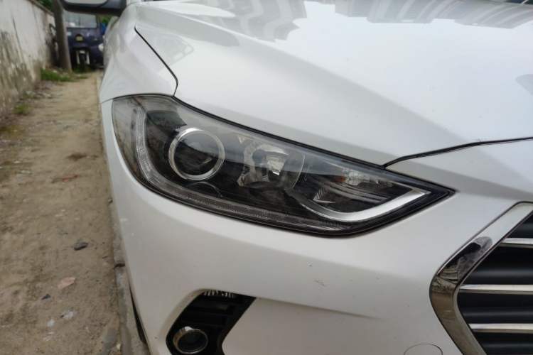 Used Hyundai Elantra (6th Generation / Lingdong) 2016 1.6L Automatic ZhiXuan – Elite Version Right Front Headlight