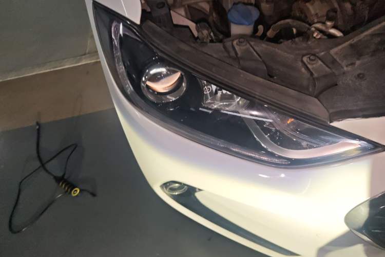 Used Hyundai Elantra (6th Generation / Lingdong) 2016 1.6L Automatic ZhiXuan – Elite Version Right Front Headlight