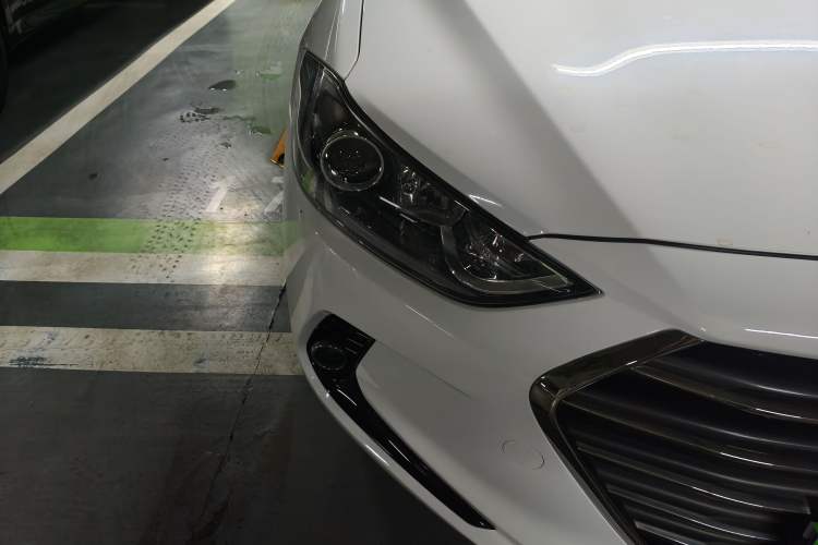 Used Hyundai Elantra (6th Generation / Lingdong) 2016 1.6L Automatic ZhiXuan – Elite Version Right Front Headlight