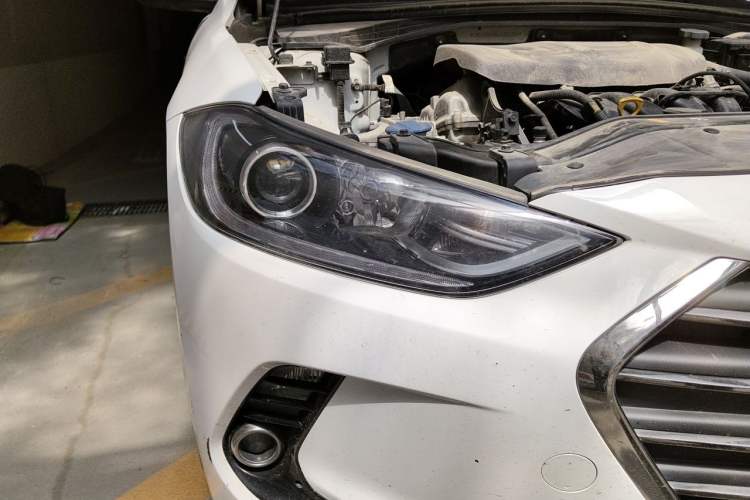 Used Hyundai Elantra (6th Generation / Lingdong) 2016 1.6L Automatic ZhiXuan – Elite Version Right Front Headlight