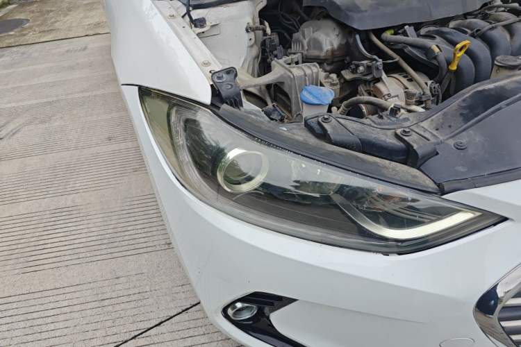Used Hyundai Elantra (6th Generation / Lingdong) 2016 1.6L Automatic ZhiXuan – Elite Version Right Front Headlight