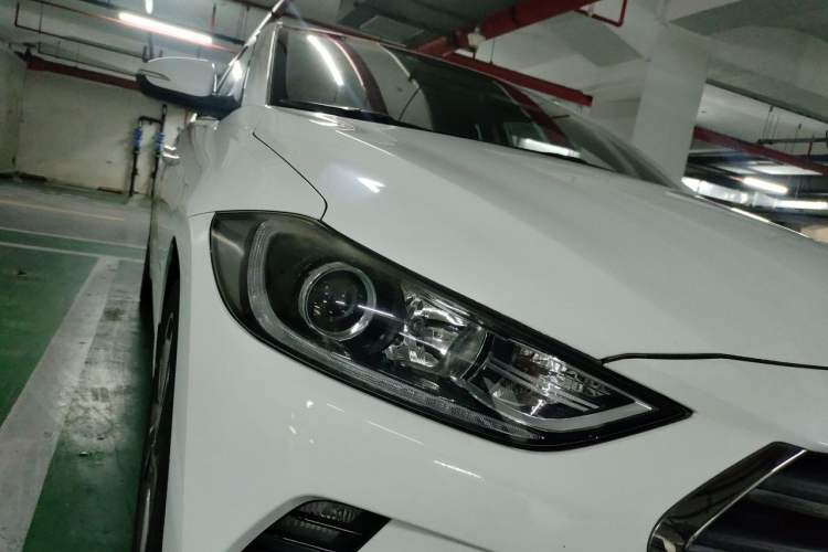 Used Hyundai Elantra (6th Generation / Lingdong) 2016 1.6L Automatic ZhiXuan – Elite Version Right Front Headlight