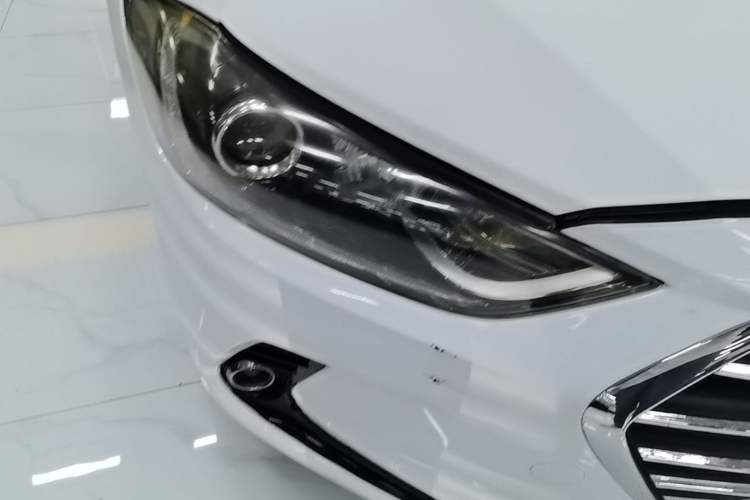 Used Hyundai Elantra (6th Generation / Lingdong) 2016 1.6L Automatic ZhiXuan – Elite Version Right Front Headlight