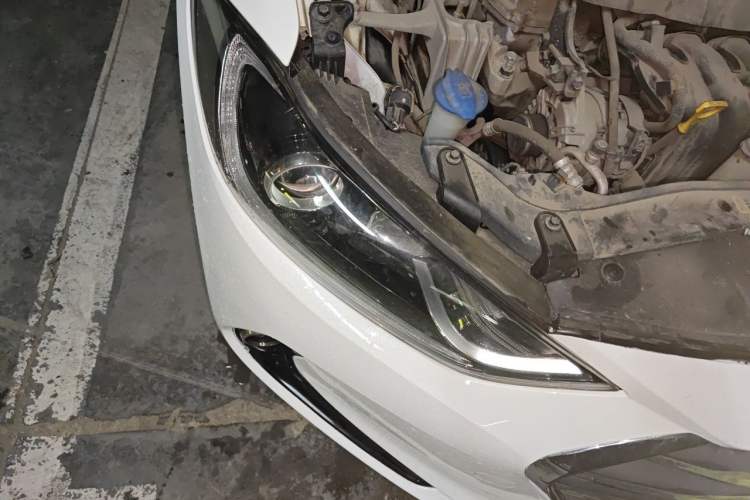 Used Hyundai Elantra (6th Generation / Lingdong) 2016 1.6L Automatic ZhiXuan – Elite Version Right Front Headlight