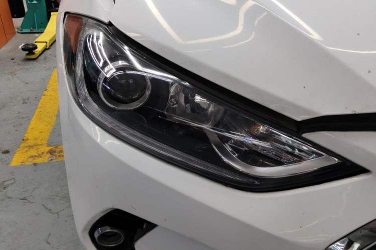 Used Hyundai Elantra (6th Generation / Lingdong) 2016 1.6L Automatic ZhiXuan – Elite Version Right Front Headlight