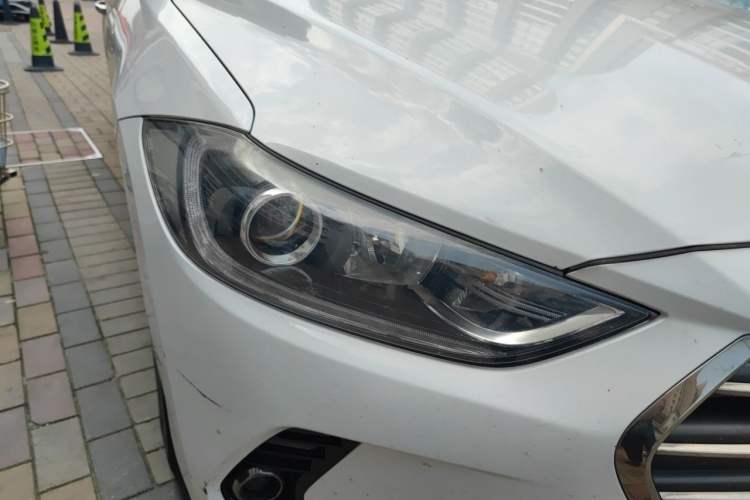 Used Hyundai Elantra (6th Generation / Lingdong) 2016 1.6L Automatic ZhiXuan – Elite Version Right Front Headlight