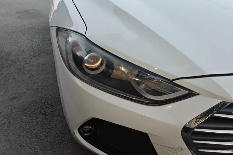Used Hyundai Elantra (6th Generation / Lingdong) 2016 1.6L Automatic ZhiXuan – Elite Version Right Front Headlight