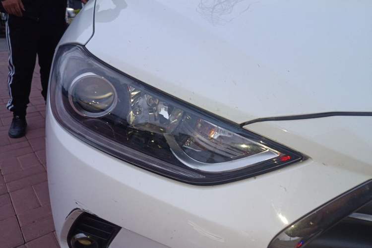 Used Hyundai Elantra (6th Generation / Lingdong) 2016 1.6L Automatic ZhiXuan – Elite Version Right Front Headlight