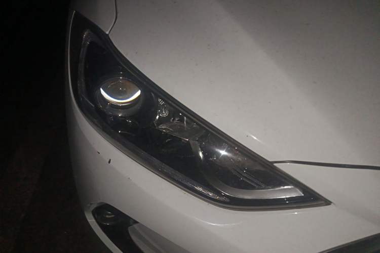Used Hyundai Elantra (6th Generation / Lingdong) 2016 1.6L Automatic ZhiXuan – Elite Version Right Front Headlight