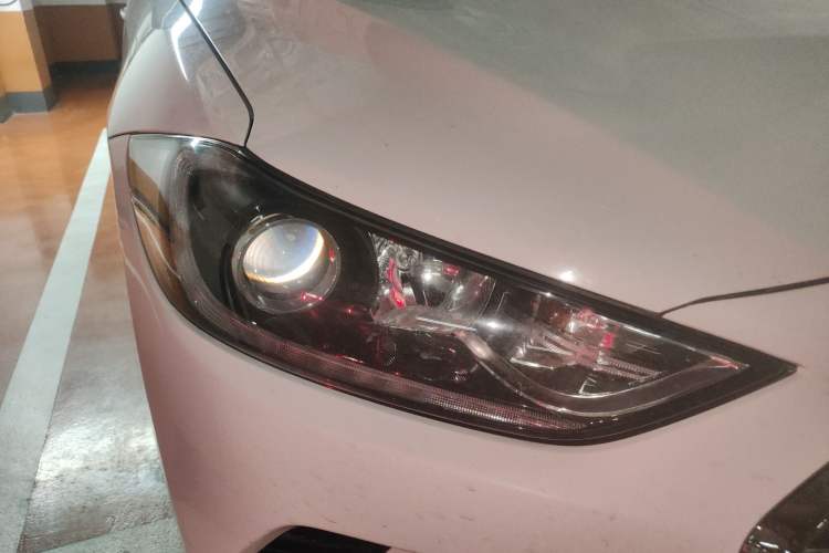 Used Hyundai Elantra (6th Generation / Lingdong) 2016 1.6L Automatic ZhiXuan – Elite Version Right Front Headlight