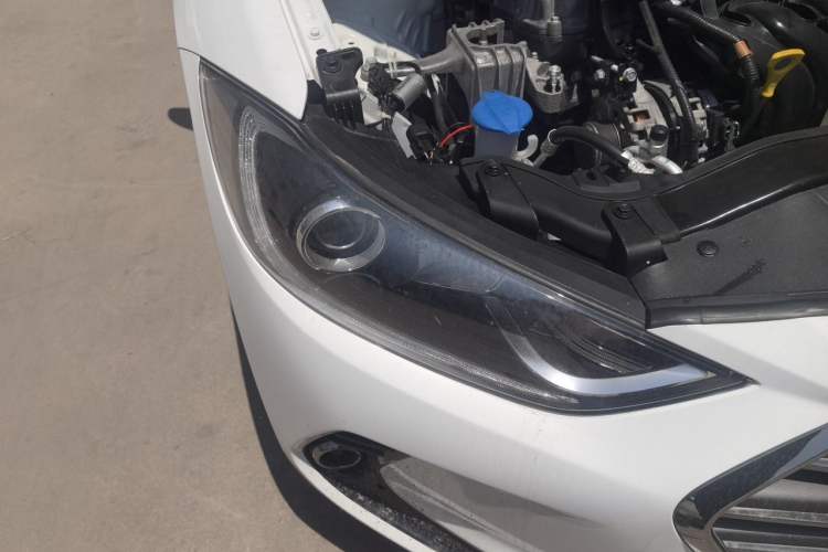 Used Hyundai Elantra (6th Generation / Lingdong) 2016 1.6L Automatic ZhiXuan – Elite Version Right Front Headlight