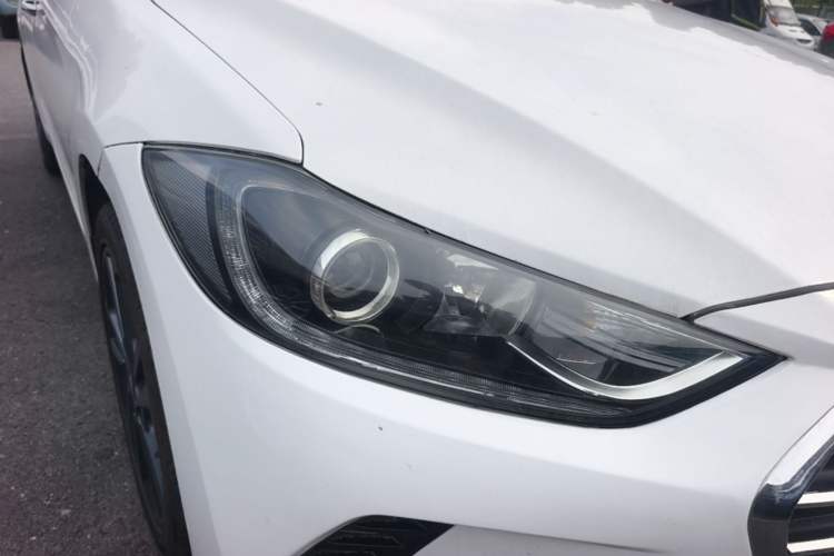 Used Hyundai Elantra (6th Generation / Lingdong) 2016 1.6L Automatic ZhiXuan – Elite Version Right Front Headlight