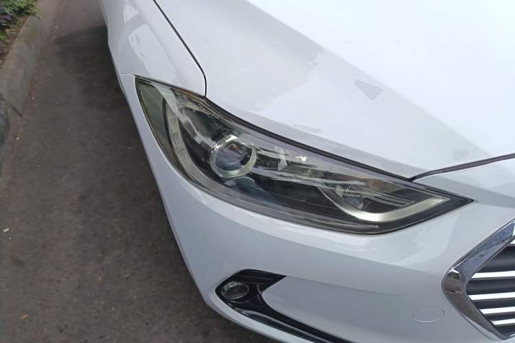 Used Hyundai Elantra (6th Generation / Lingdong) 2016 1.6L Automatic ZhiXuan – Elite Version Right Front Headlight