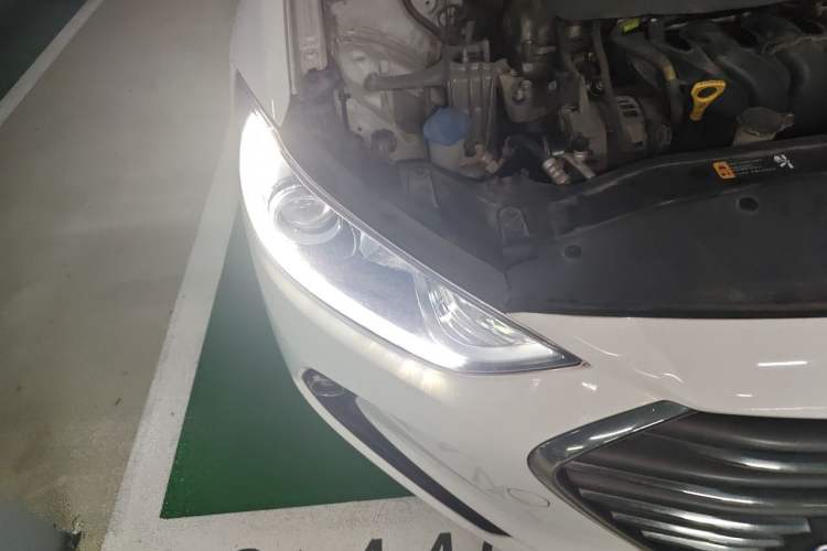Used Hyundai Elantra (6th Generation / Lingdong) 2016 1.6L Automatic ZhiXuan – Elite Version Right Front Headlight