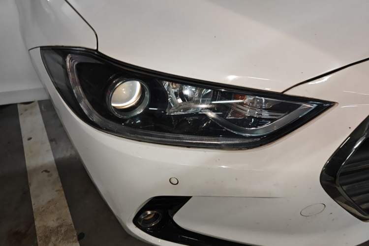 Used Hyundai Elantra (6th Generation / Lingdong) 2016 1.6L Automatic ZhiXuan – Elite Version Right Front Headlight