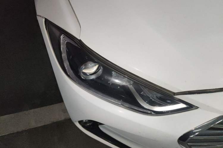 Used Hyundai Elantra (6th Generation / Lingdong) 2016 1.6L Automatic ZhiXuan – Elite Version Right Front Headlight