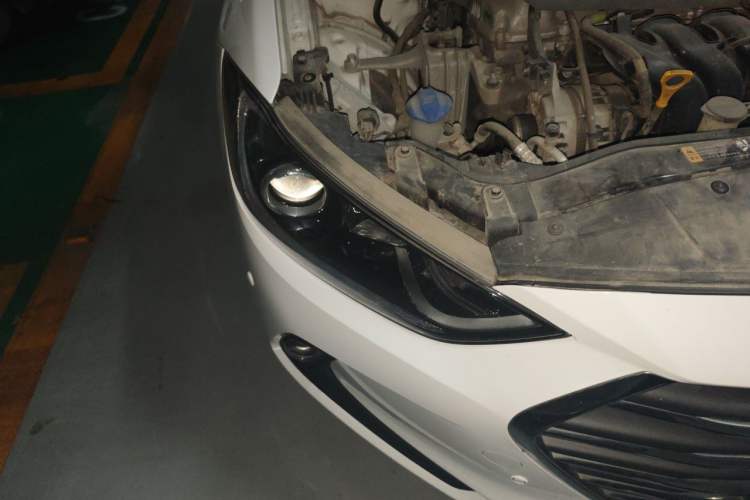 Used Hyundai Elantra (6th Generation / Lingdong) 2016 1.6L Automatic ZhiXuan · Luxury Version Right Front Headlight