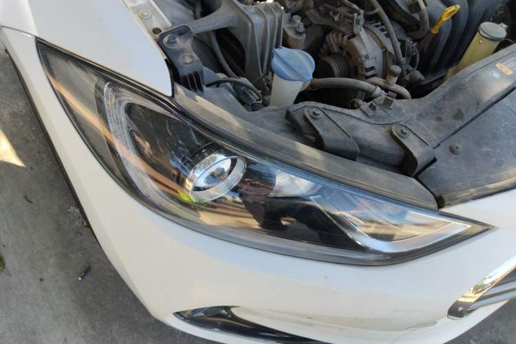 Used Hyundai Elantra (6th Generation / Lingdong) 2016 1.6L Automatic ZhiXuan – Elite Version Right Front Headlight