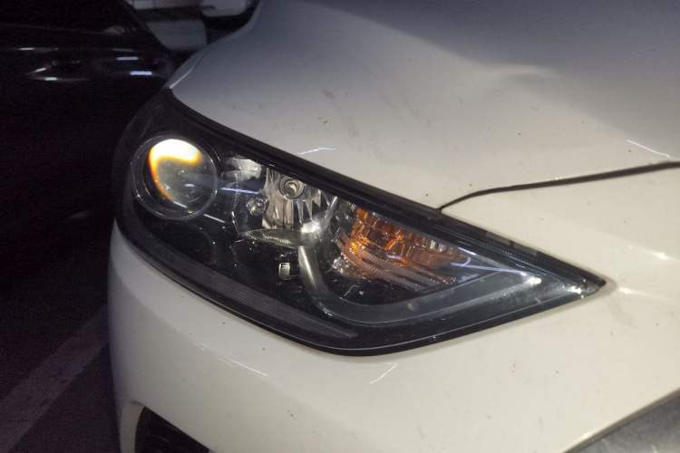 Used Hyundai Elantra (6th Generation / Lingdong) 2016 1.6L Automatic ZhiXuan – Elite Version Right Front Headlight