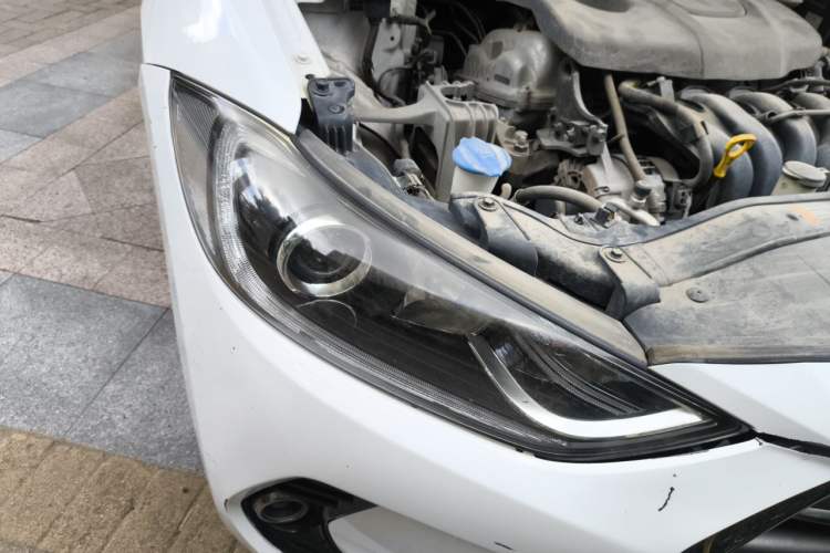 Used Hyundai Elantra (6th Generation / Lingdong) 2016 1.6L Automatic ZhiXuan – Elite Version Right Front Headlight