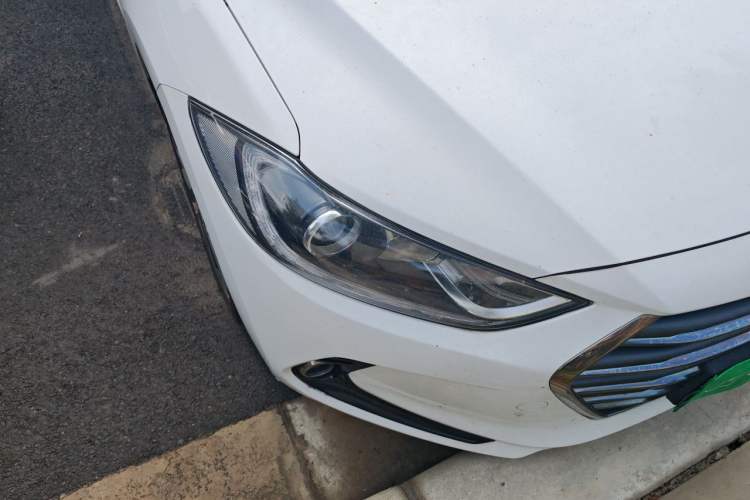 Used Hyundai Elantra (6th Generation / Lingdong) 2016 1.6L Automatic ZhiXuan – Elite Version Right Front Headlight
