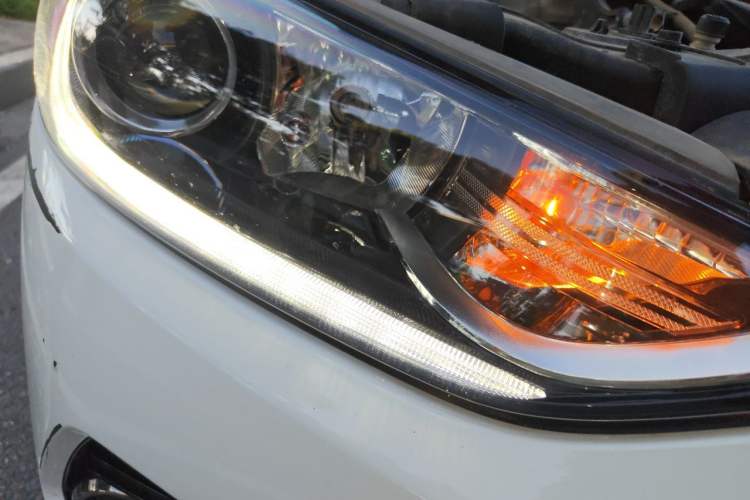 Used Hyundai Elantra (6th Generation / Lingdong) 2016 1.6L Automatic ZhiXuan – Elite Version Right Front Headlight