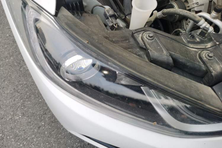 Used Hyundai Elantra (6th Generation / Lingdong) 2016 1.6L Automatic ZhiXuan – Elite Version Right Front Headlight