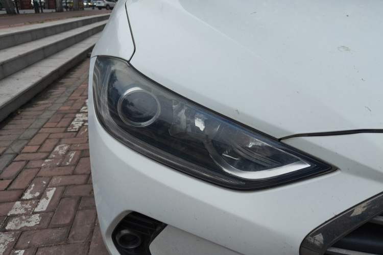 Used Hyundai Elantra (6th Generation / Lingdong) 2016 1.6L Automatic ZhiXuan – Elite Version Right Front Headlight