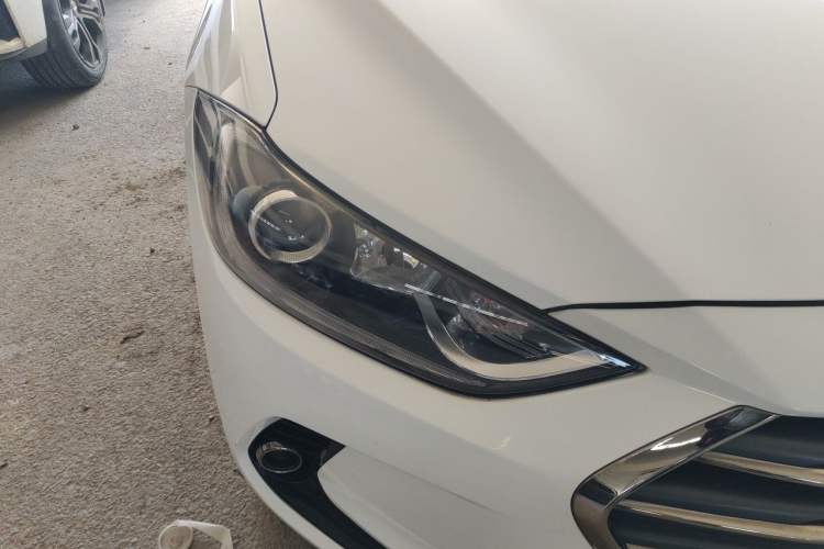 Used Hyundai Elantra (6th Generation / Lingdong) 2016 1.6L Automatic ZhiXuan – Elite Version Right Front Headlight