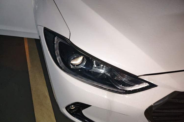 Used Hyundai Elantra (6th Generation / Lingdong) 2016 1.6L Automatic ZhiXuan – Elite Version Right Front Headlight