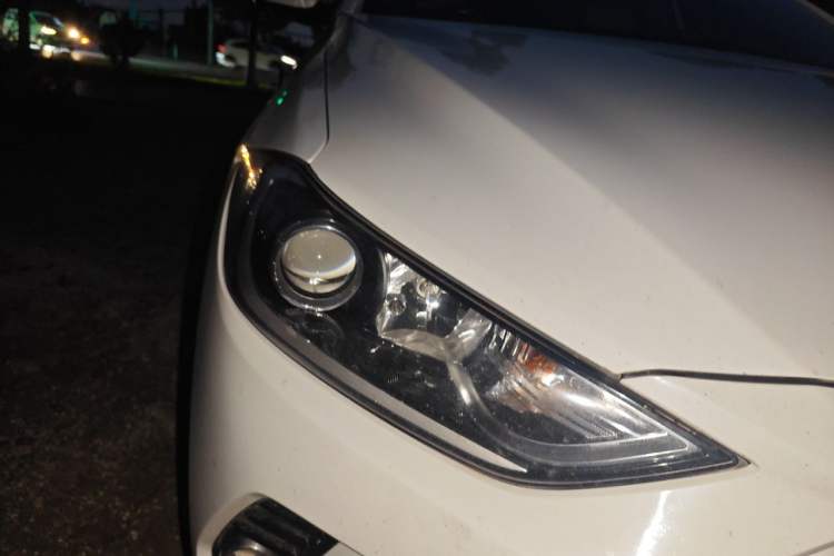 Used Hyundai Elantra (6th Generation / Lingdong) 2016 1.6L Manual ZhiXuan · Dynamic Model Right Front Headlight