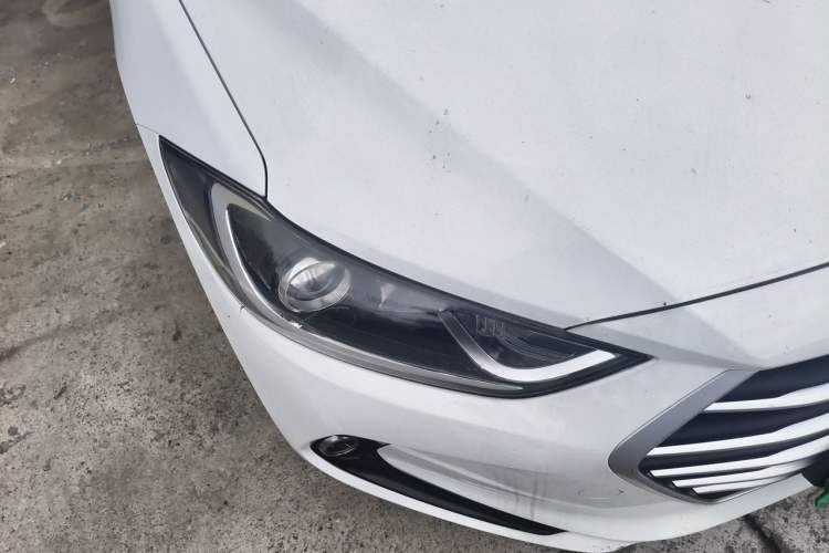 Used Hyundai Elantra (6th Generation / Lingdong) 2016 1.6L Manual ZhiXuan·Youth Edition Right Front Headlight