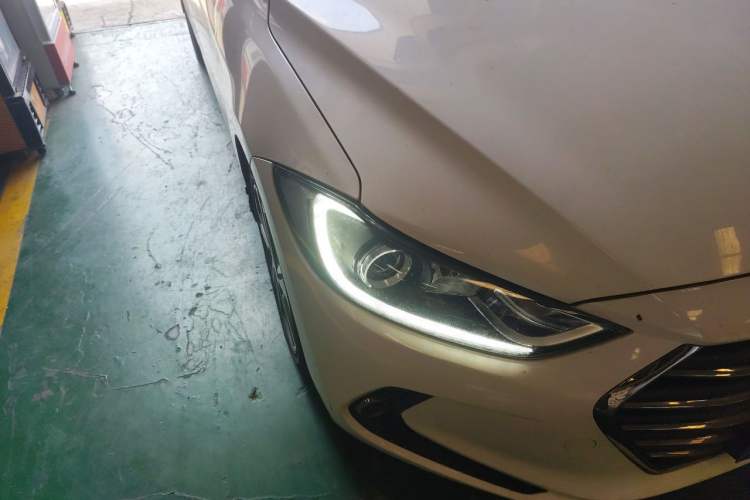Used Hyundai Elantra (6th Generation / Lingdong) 2016 1.6L Automatic ZhiXuan – Elite Version Right Front Headlight