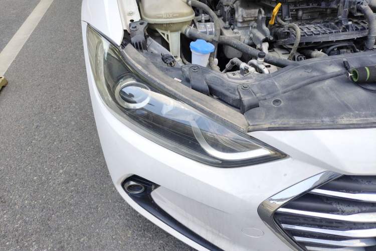 Used Hyundai Elantra (6th Generation / Lingdong) 2016 1.4T Dual-Clutch Xuan Dong · Dynamic Version Right Front Headlight