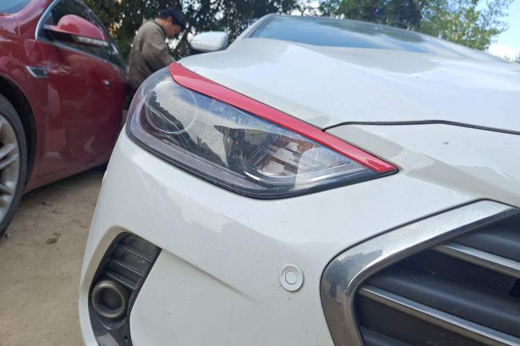 Used Hyundai Elantra (6th Generation / Lingdong) 2016 1.6L Automatic ZhiXuan – Elite Version Right Front Headlight