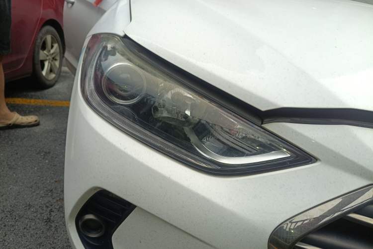 Used Hyundai Elantra (6th Generation / Lingdong) 2016 1.6L Automatic ZhiXuan – Elite Version Right Front Headlight