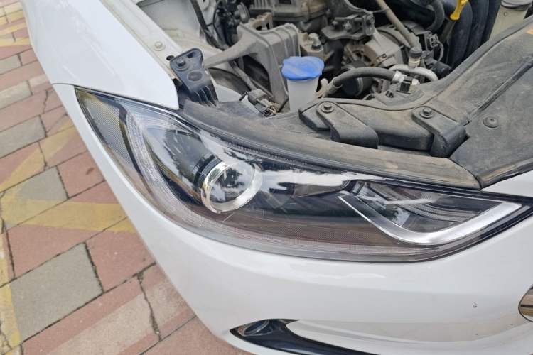 Used Hyundai Elantra (6th Generation / Lingdong) 2016 1.6L Automatic ZhiXuan – Elite Version Right Front Headlight