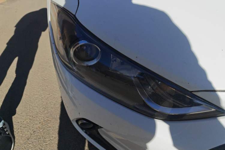 Used Hyundai Elantra (6th Generation / Lingdong) 2016 1.6L Automatic ZhiXuan – Elite Version Right Front Headlight